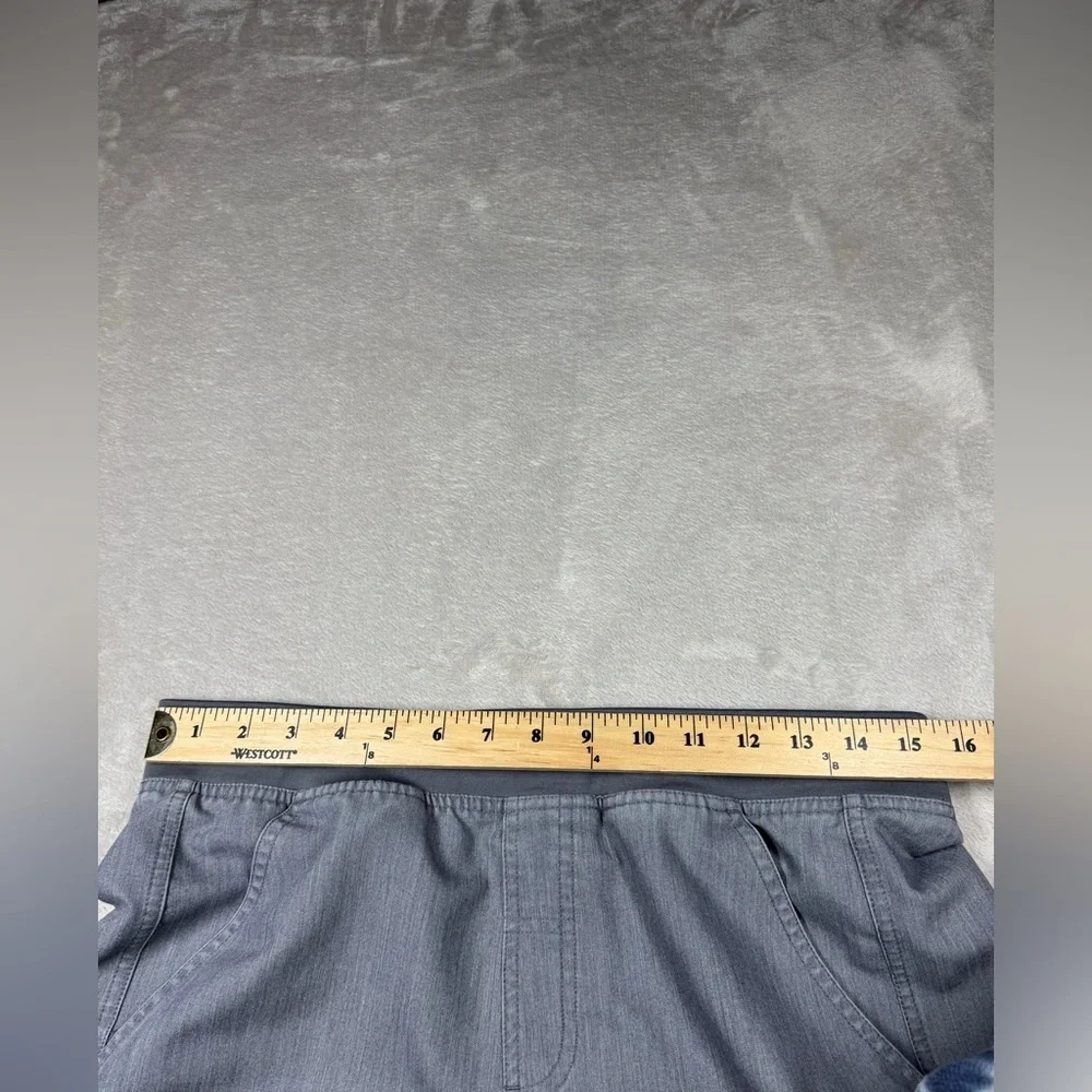 Figs Technical Collection Men’s Axim Cargo Grey Scrubs Pants Size Medium